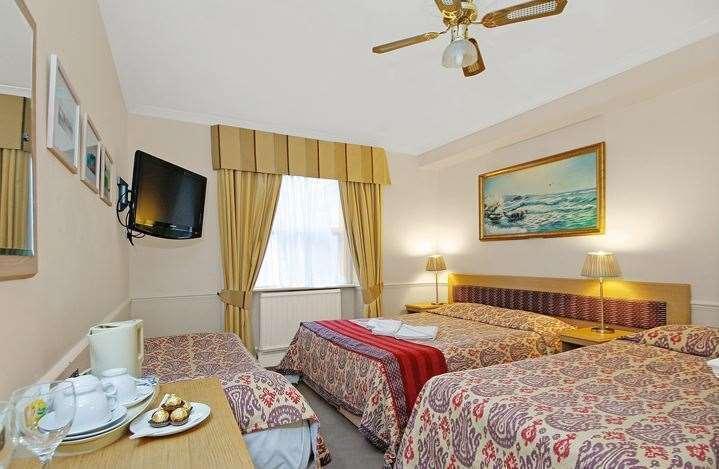 Kingswaypark Hotel At Park Avenue Londres Extérieur photo